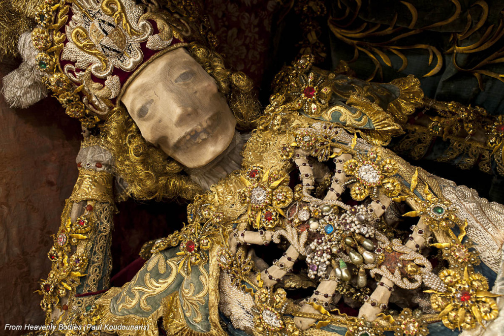 1024x683, 516 Kb / скелет, драгоценности, хгм, некрофилия