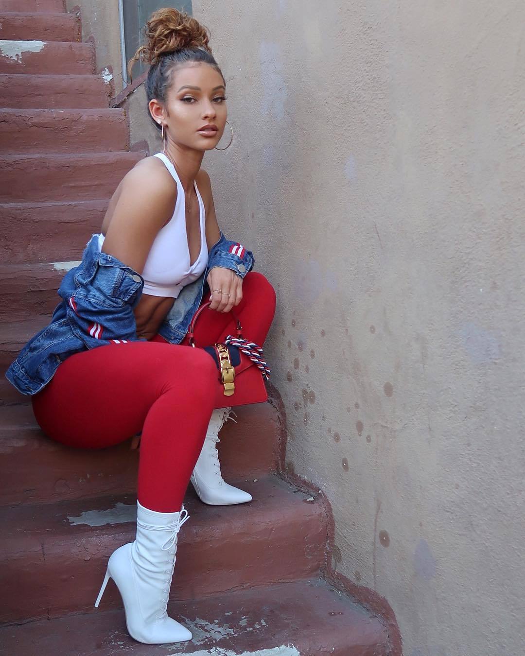 1080x1350, 149 Kb / лестница, лосины, сапоги, красное, топ, серьги, куртка