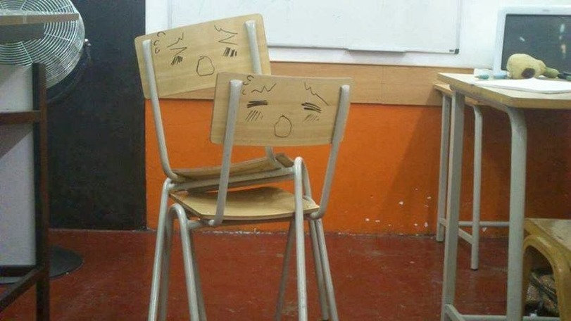 811x456, 82 Kb / стулья, секс, вентилятор