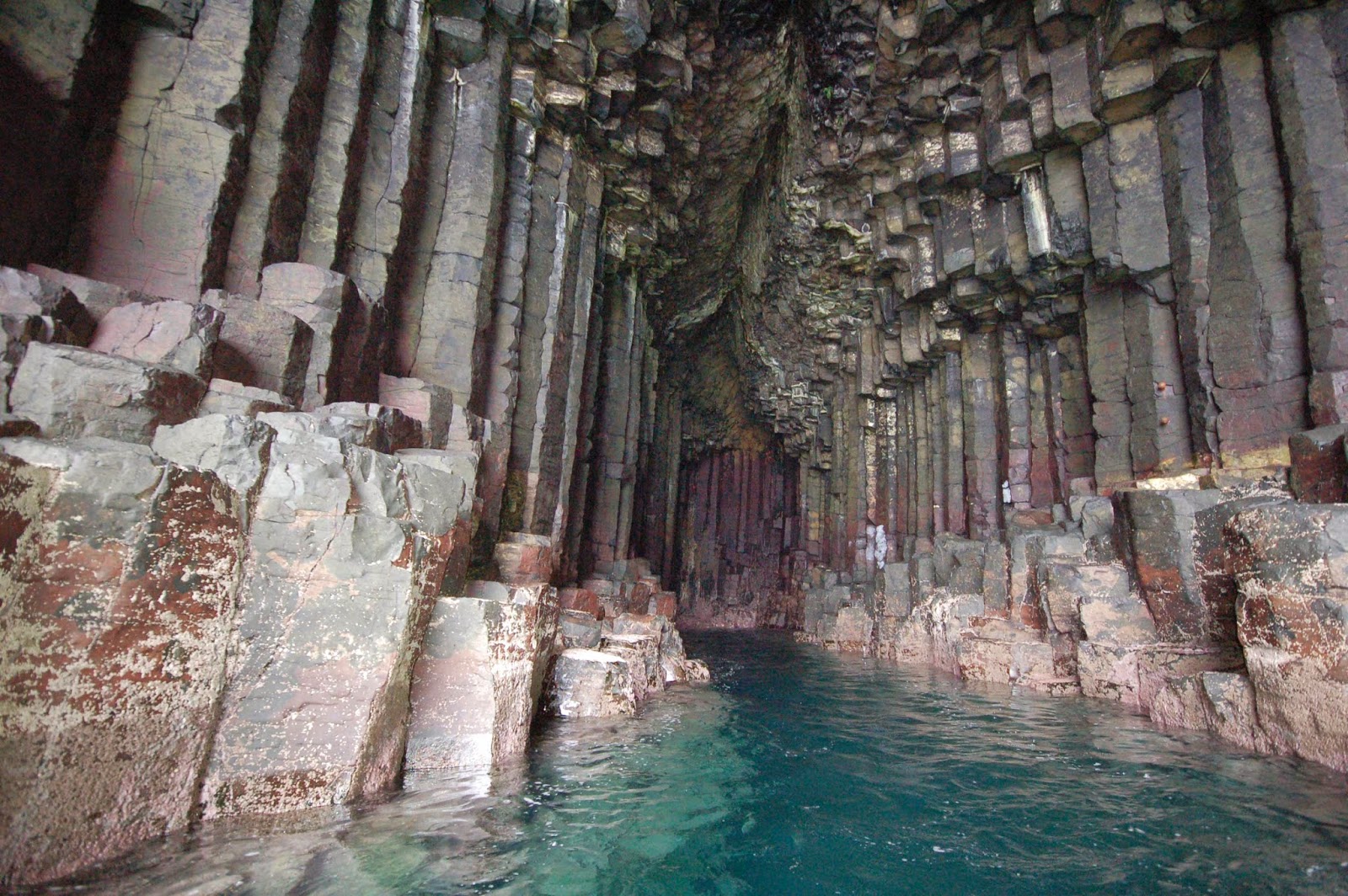 1600x1064, 474 Kb / тоннель, пещера, вода, река, скалы