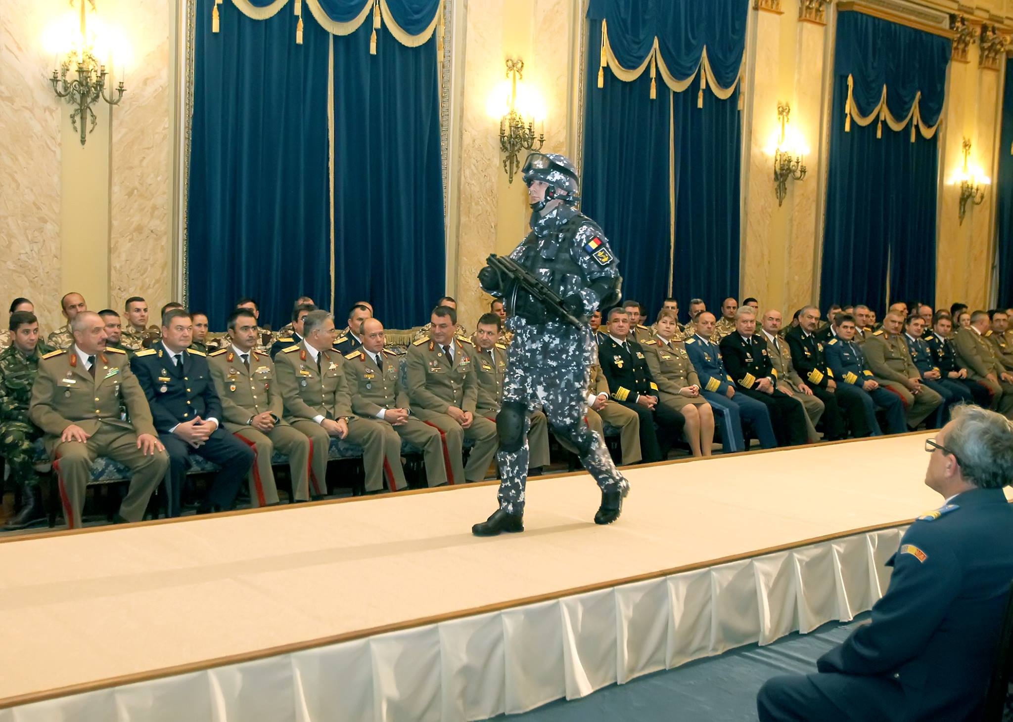 2048x1461, 288 Kb / военные, подиум, показ, Армия Румынии