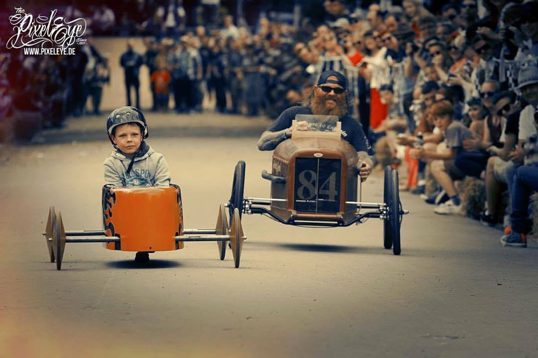 1080x720, 76 Kb / гонка, ребенок, картинг, бородач