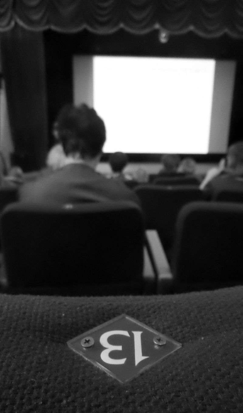 800x1359, 95 Kb / безысходность, 13, зал, экран