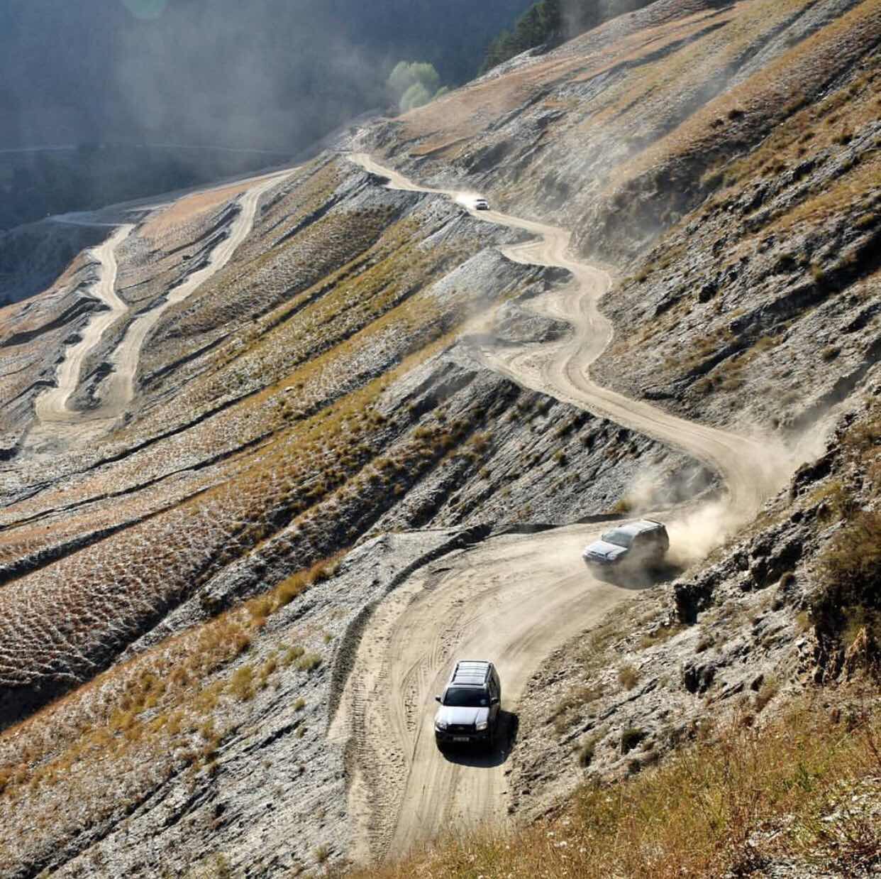 1242x1238, 434 Kb / горы, серпантин, авто, Грузия