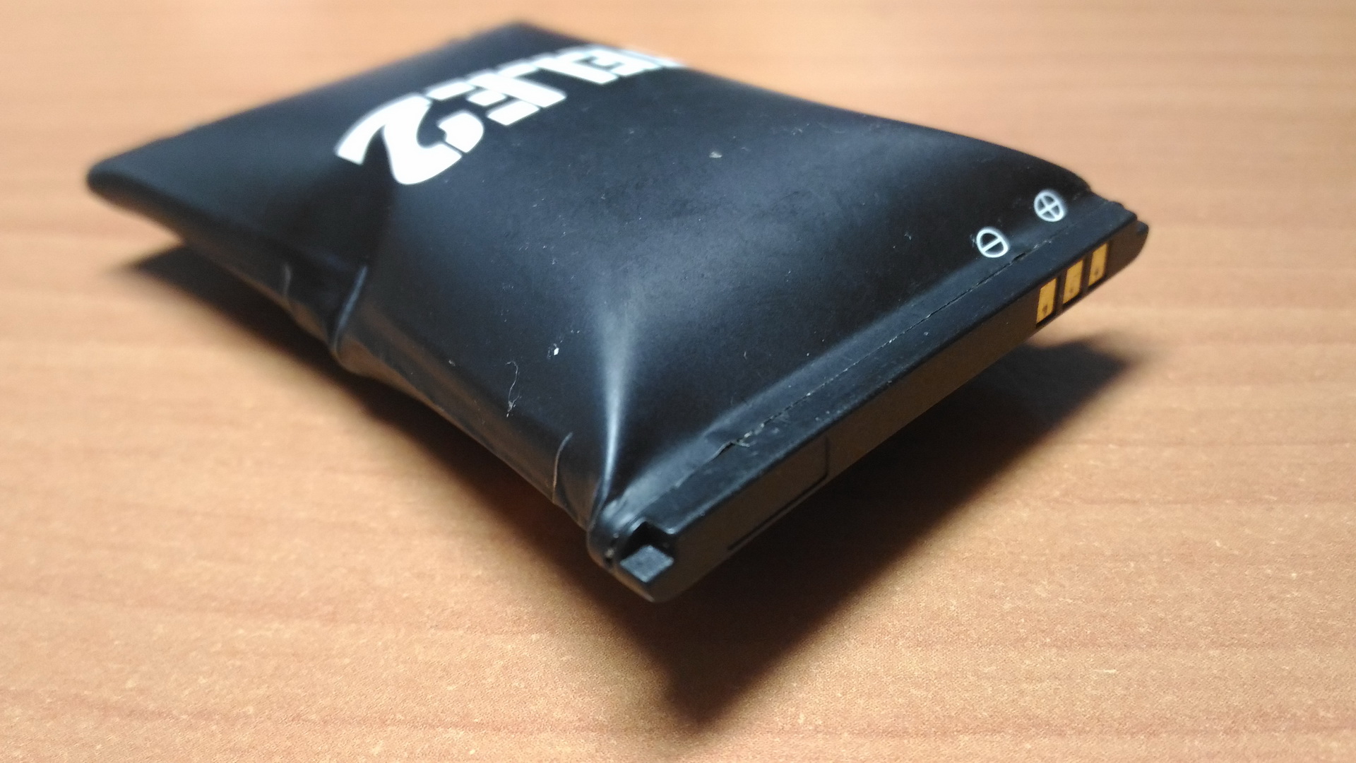 1920x1080, 500 Kb / аккумулятор, tele2, вздулся