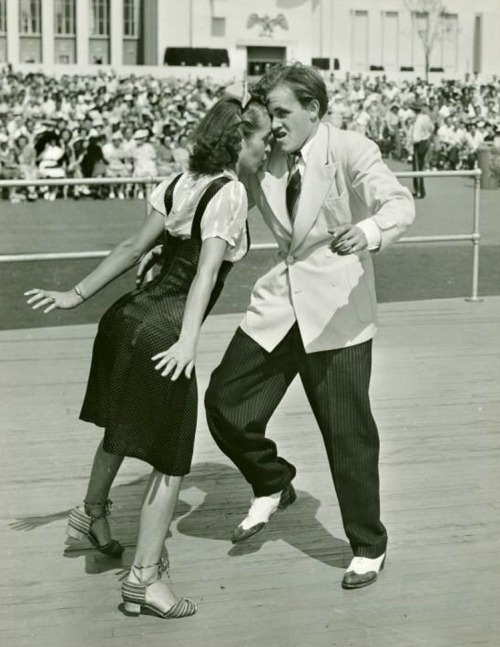 500x647, 87 Kb / пара, танец, ретро, ч/б