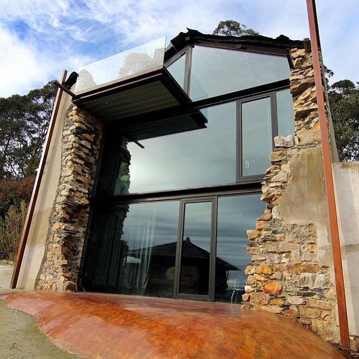 732x732, 115 Kb / архитектура, камень, стекло, балкон