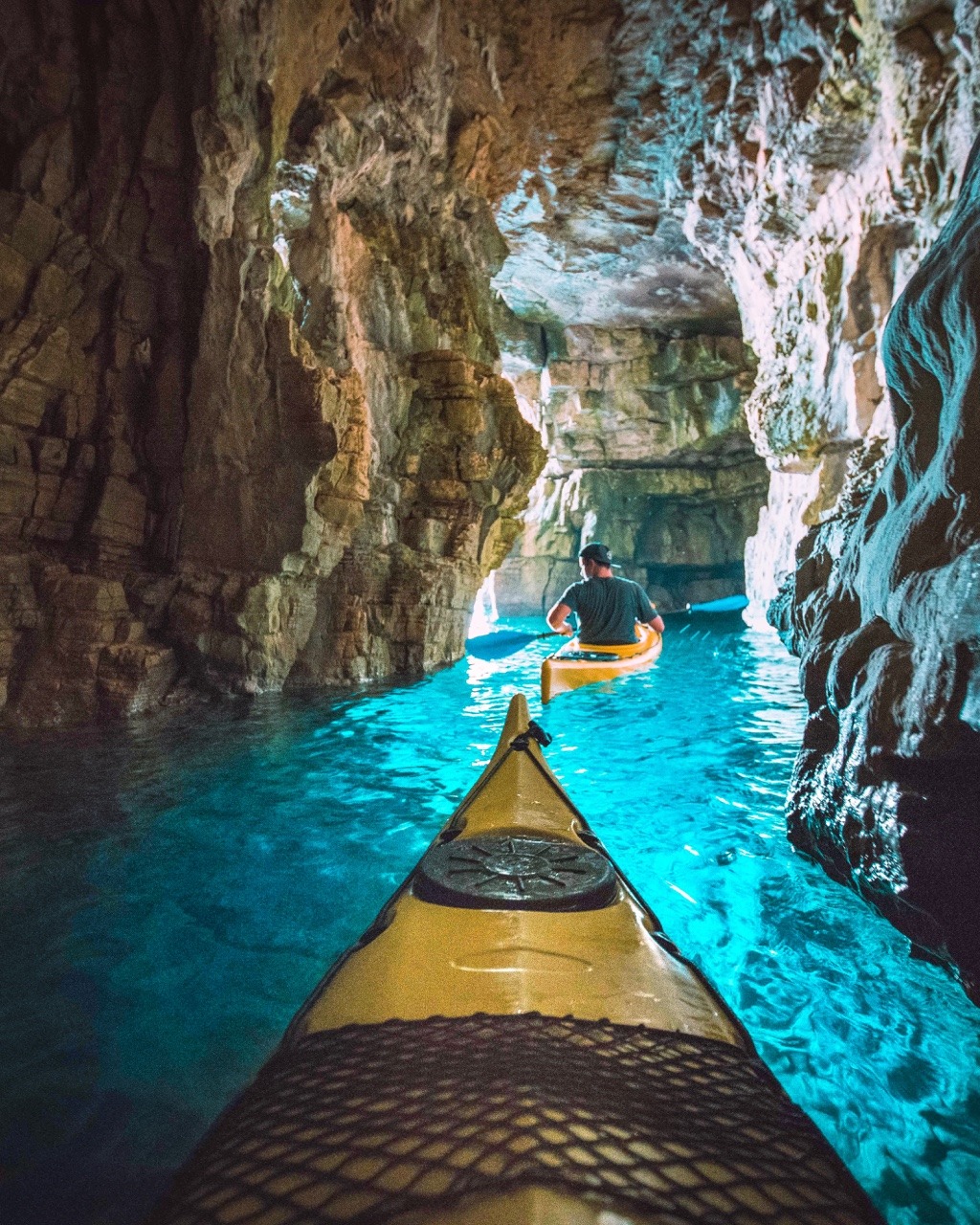 1024x1280, 536 Kb / пещера, каяк, байдарка