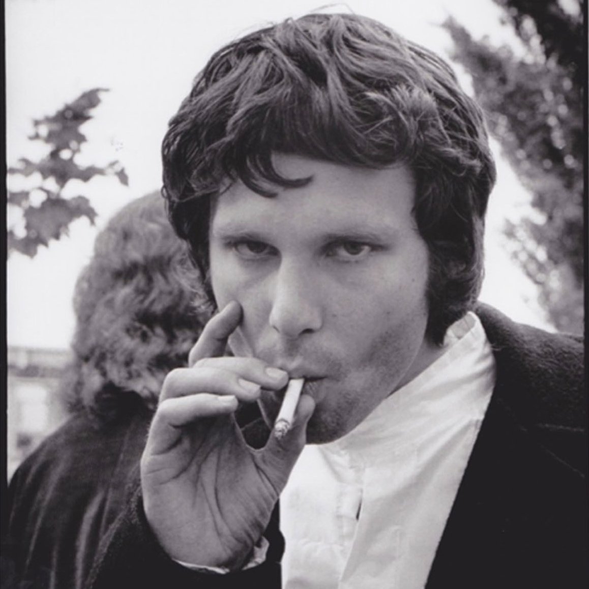 1158x1158, 132 Kb / Моррисон, Джим, 8 декабря, сигарета