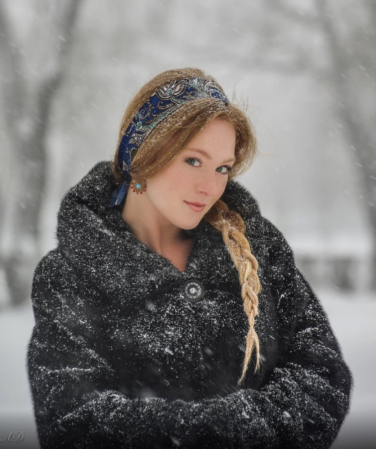 754x900, 188 Kb / шуба, коса, серьги, взгляд