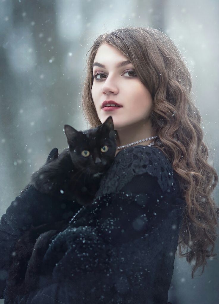 736x1018, 79 Kb / женщина, кошка, бусы