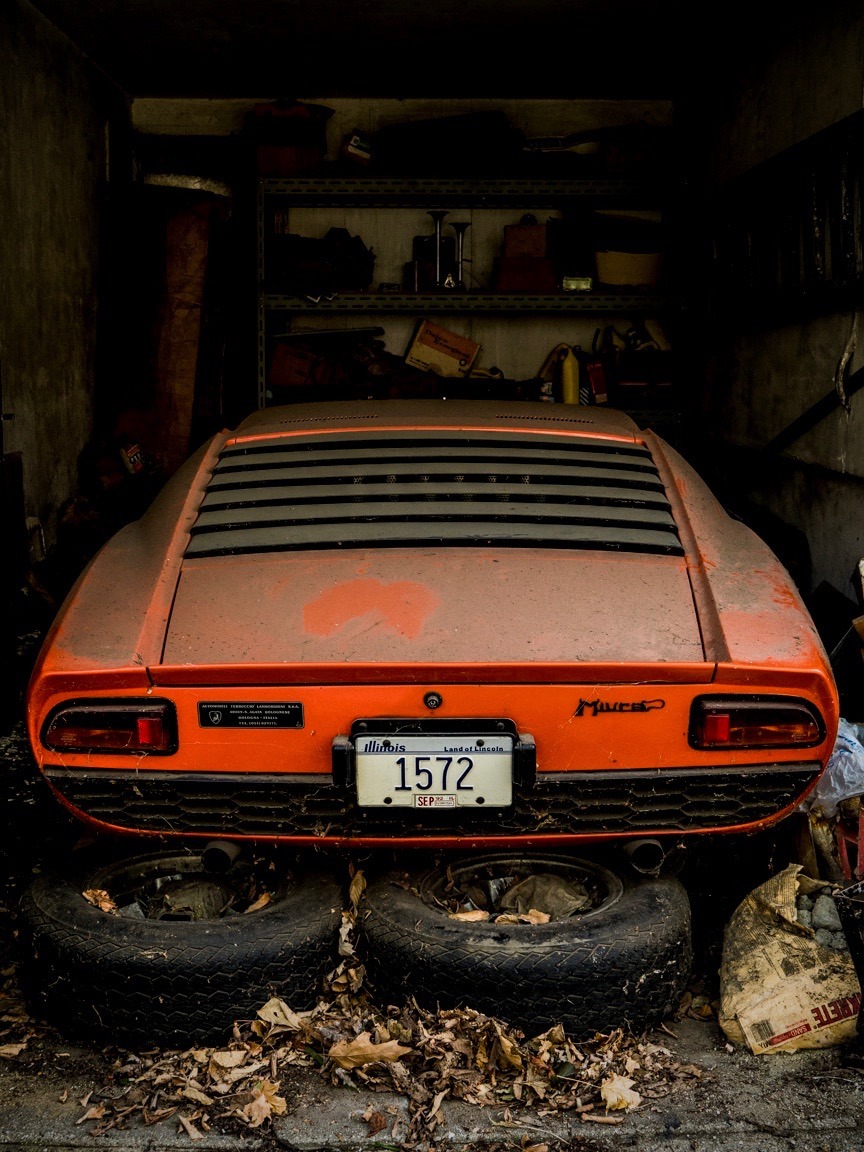 864x1152, 319 Kb / ламборгини, миура, гараж, покрышки, грязь