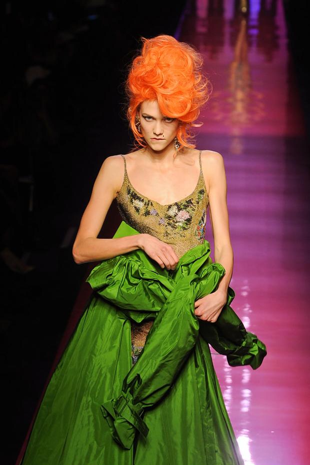 620x931, 62 Kb / рыжая, платье, мушка