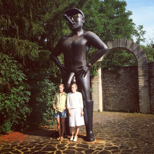 500x500, 141 Kb / женщины, статуя, арка, уд