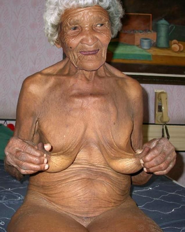 637x800, 69 Kb / голая, бабка, сиськи