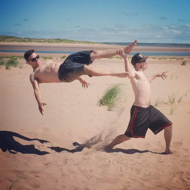 640x640, 30 Kb / пляж, бросок