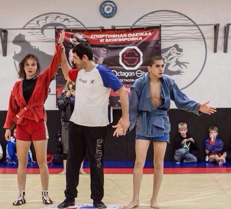 800x724, 220 Kb / пацан, девка, победа, как так-то?