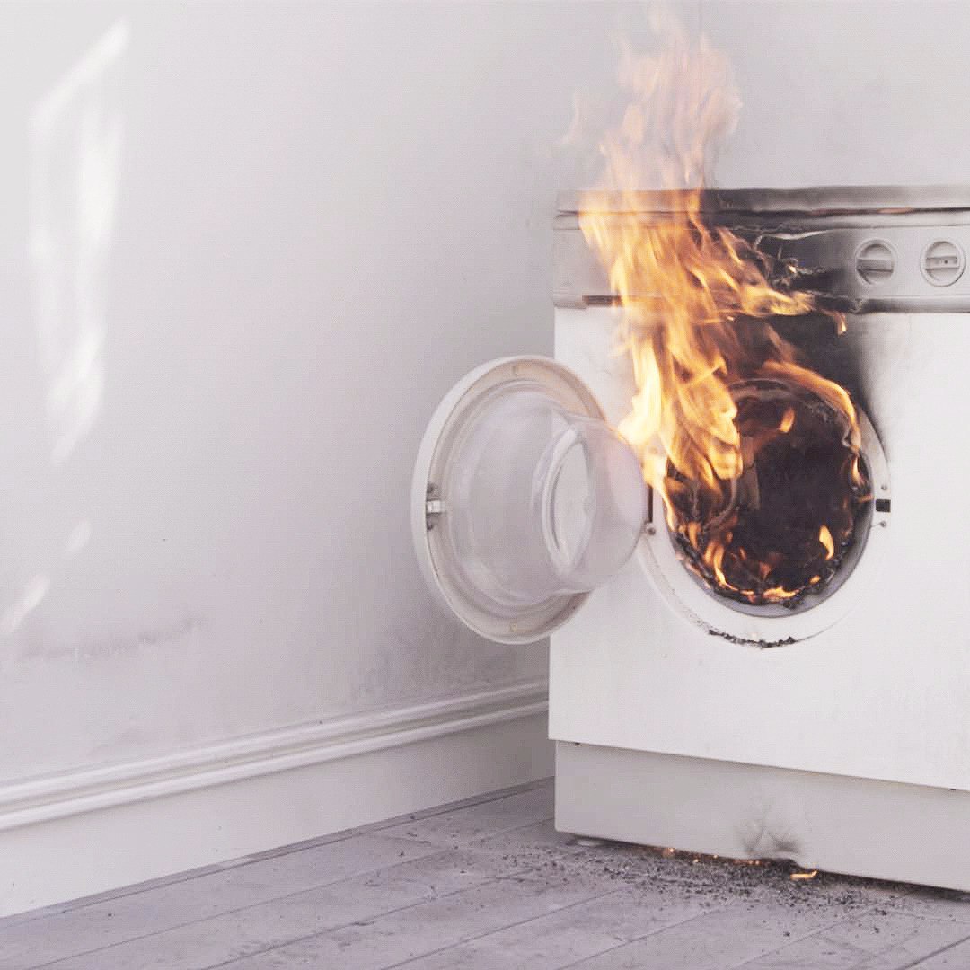 1080x1080, 126 Kb / стиралка, огонь, горит