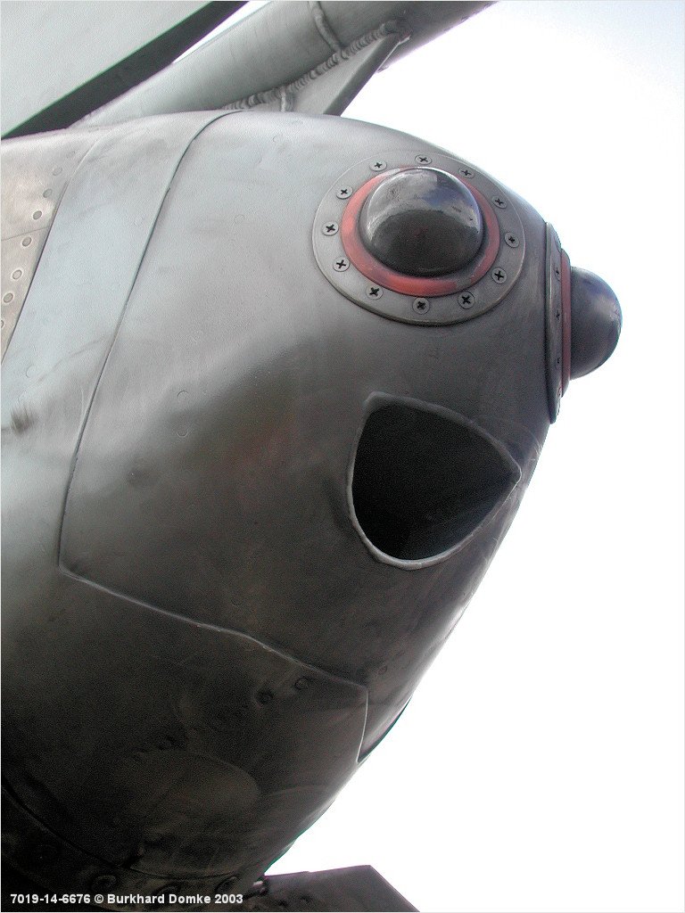 768x1024, 125 Kb / сюрприз, самолёт, фантом