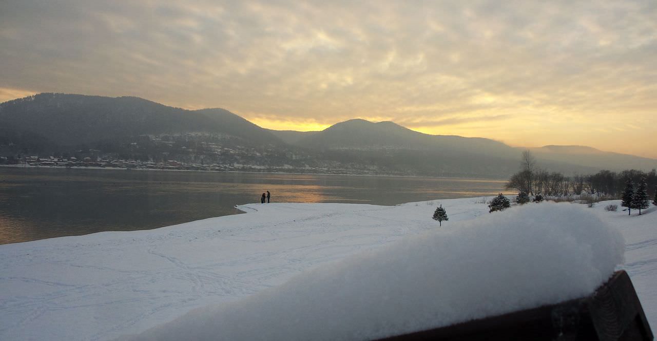 1280x664, 55 Kb / река, горы, снег, закат