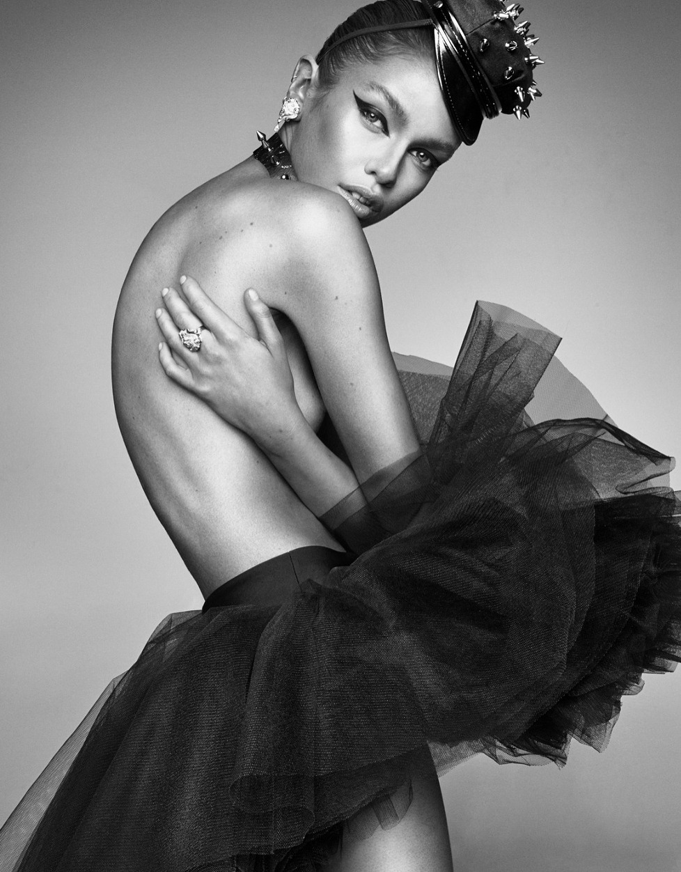 978x1252, 282 Kb / ч/б, балерина, кольцо, пачка, шипы, ошейник