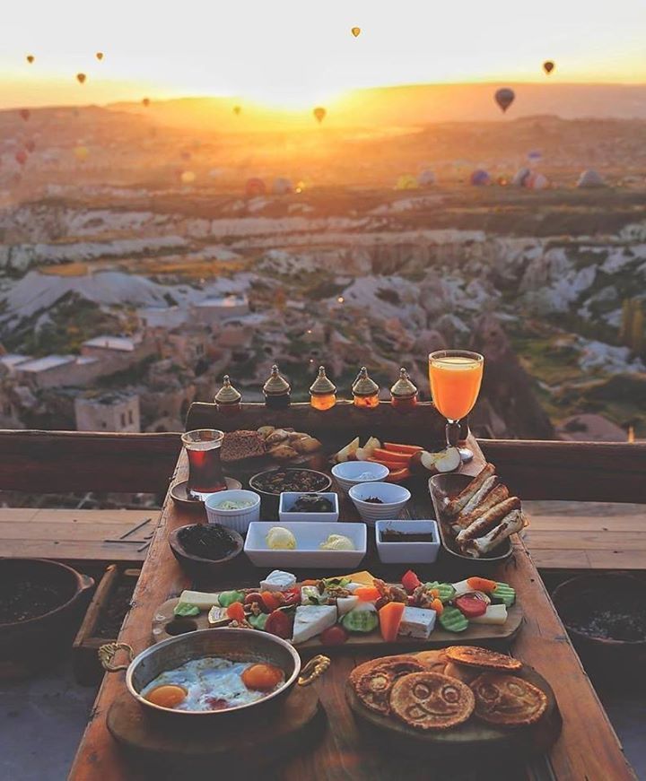 720x871, 83 Kb / воздушные шары, завтрак, яичница, вид, каньон, рассвет