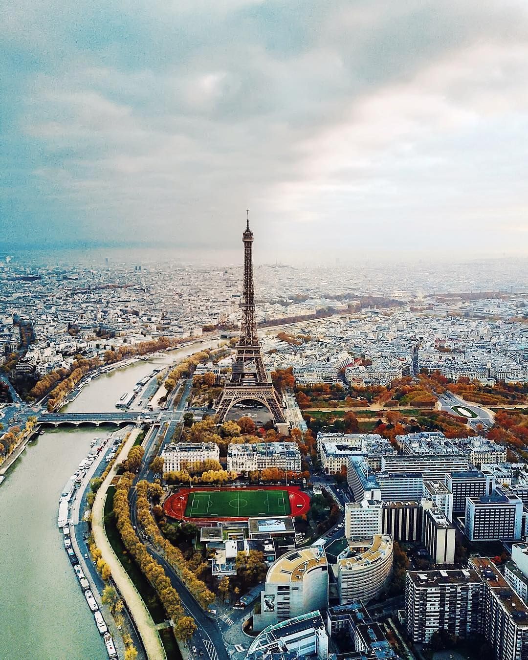 1080x1350, 336 Kb / Париж, башня, поле, небо, сена