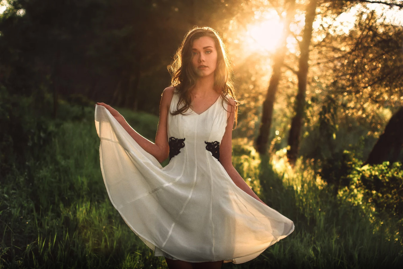 1348x900, 222 Kb / шатенка, белое