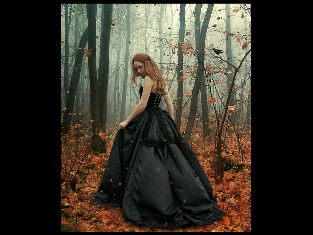 1024x768, 172 Kb / женщина, платье, лес, деревья, осень