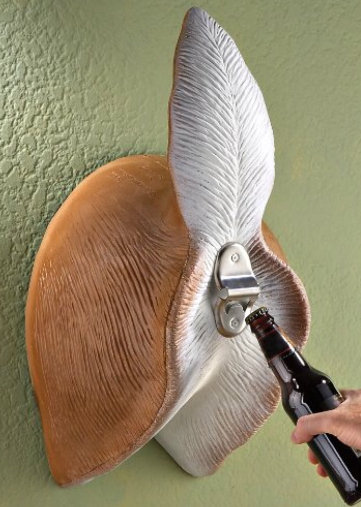 1243x1749, 223 Kb / хвост, пиво, открывашка