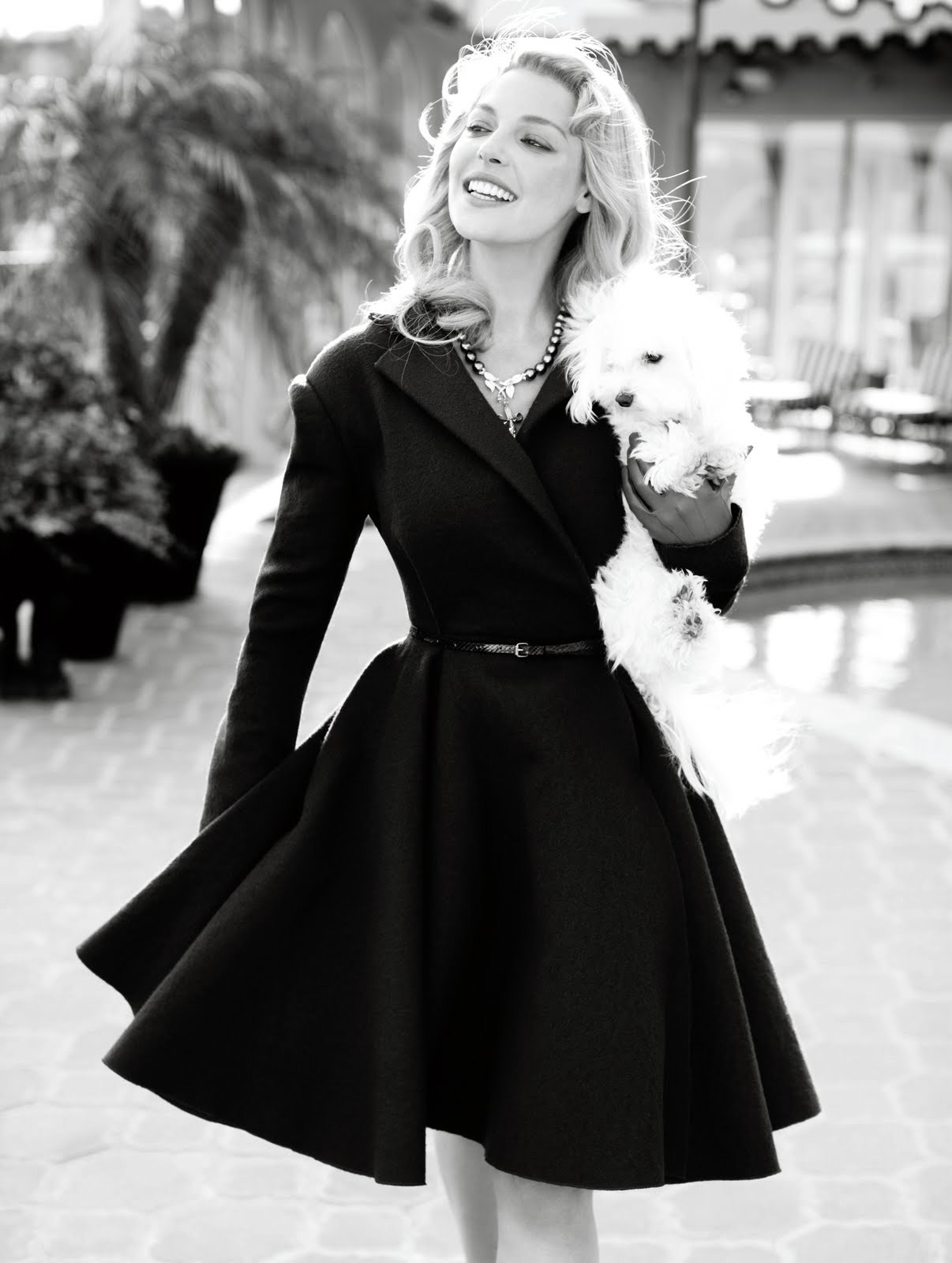 1206x1600, 147 Kb / ч/б, собака, платье, крест