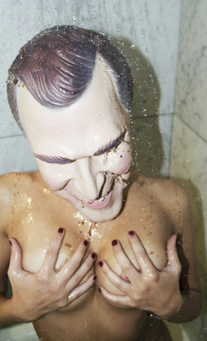 720x1184, 470 Kb / девка, душ, маска