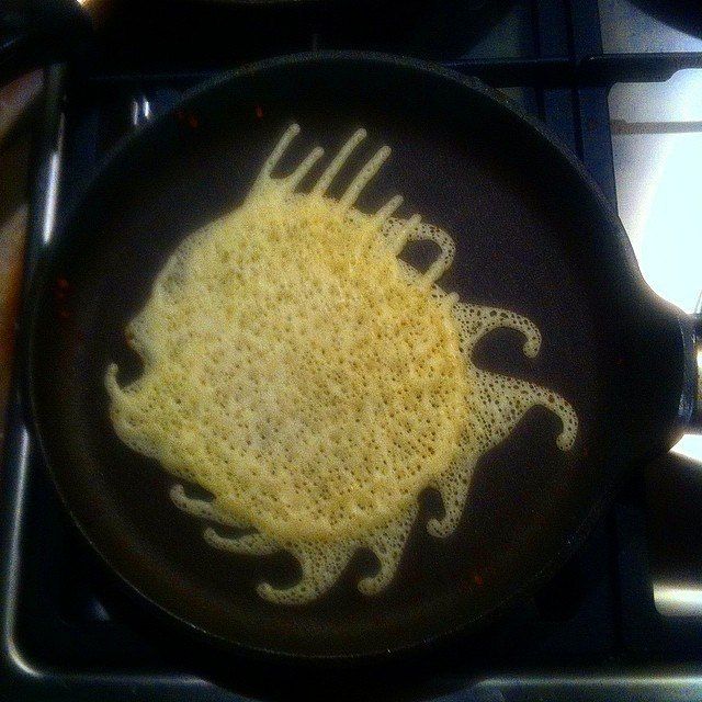 640x640, 77 Kb / рыба, блин, сковорода