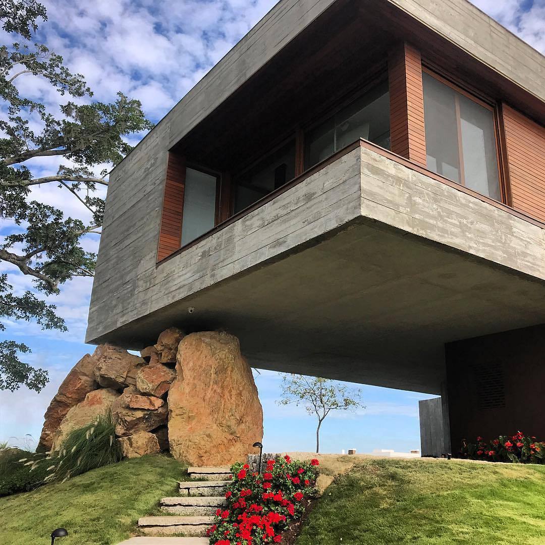 1080x1080, 208 Kb / архитектура, камень, лестница, бетон