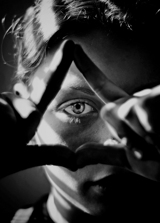 663x925, 103 Kb / глаз, пирамида, всевидящее, око, ч/б