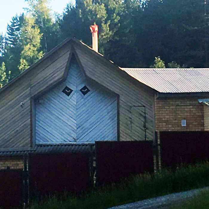 700x700, 324 Kb / ККК, фасад, дача, запад, Ку-клукс-клан