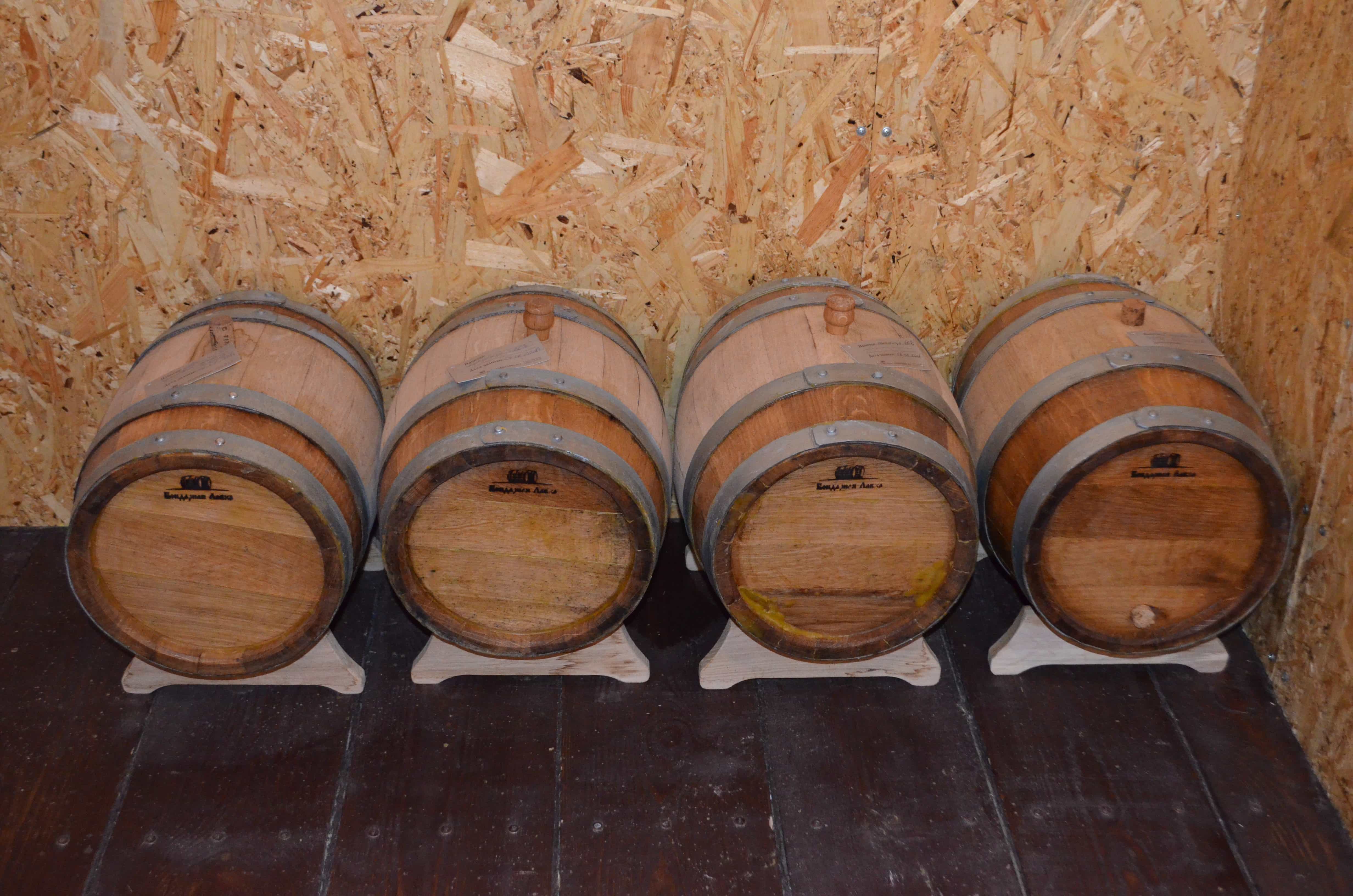 4928x3264, 590 Kb / бочки, виски, спит, мои пездюки