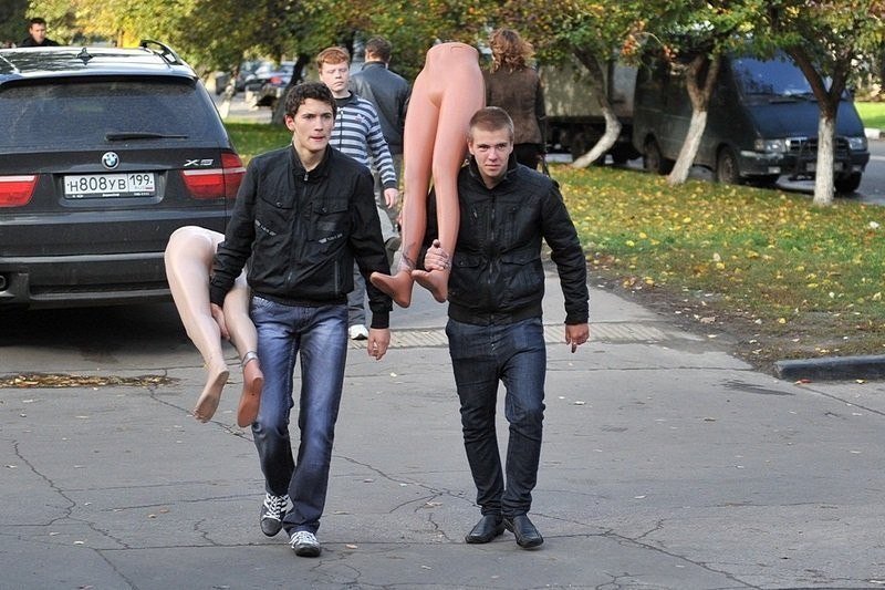 800x533, 108 Kb / манекен, ноги, бмв