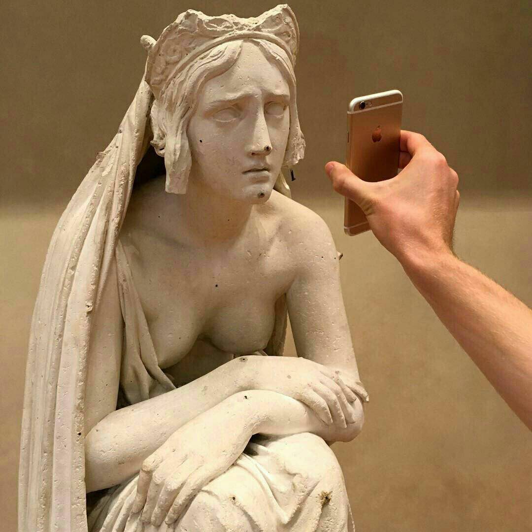 1080x1080, 95 Kb / статуя, айфон, взгляд