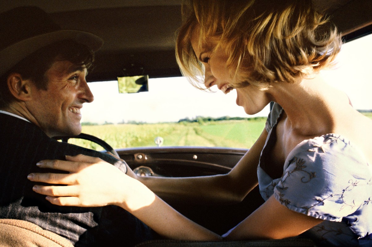 1204x800, 205 Kb / авто, блондинка, поле, смех