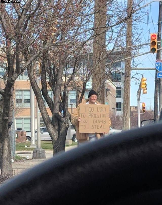 640x813, 83 Kb / бомж, плакат, уродливый, тупой, светофор