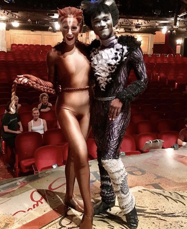 750x918, 292 Kb / театр, сцена, костюмы, кошки, мюзикл, хвост