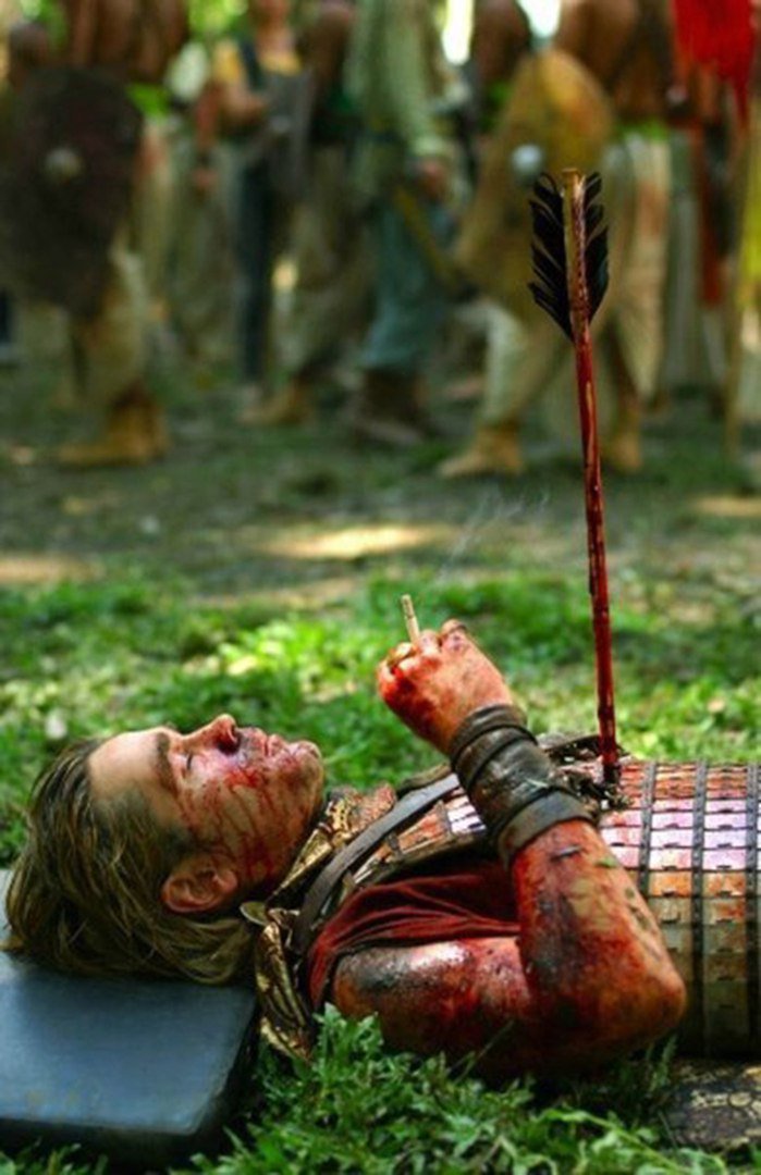 699x1080, 110 Kb / стрела, кровь, убит, курит, съемки, колин фаррелл