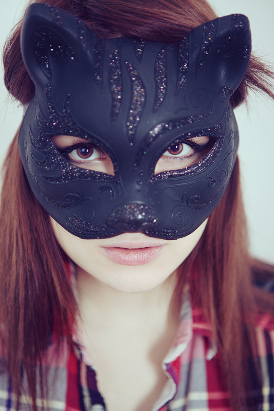 533x800, 120 Kb / девка, кошка, маска