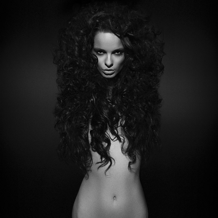 700x700, 101 Kb / волосы, ч/б