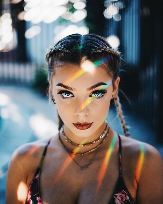 564x704, 48 Kb / цепочка, косички, взгляд, призма, спектр, радуга, блики