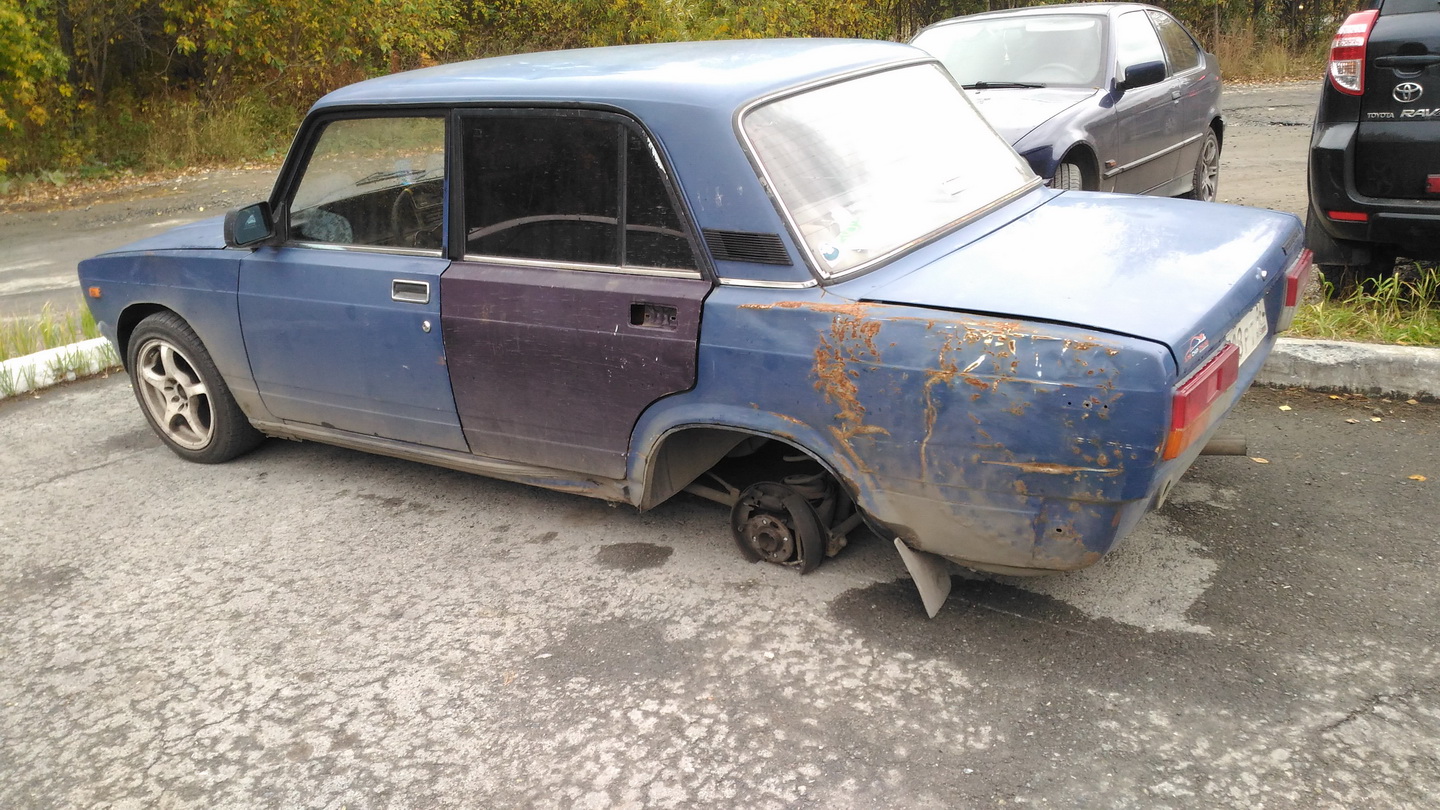 1440x810, 520 Kb / жигули, 2107, отвалилось колесо, приехал