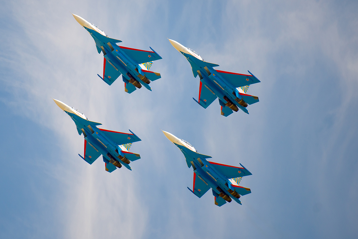 1200x800, 580 Kb / Русские Витязи, Су-30СМ