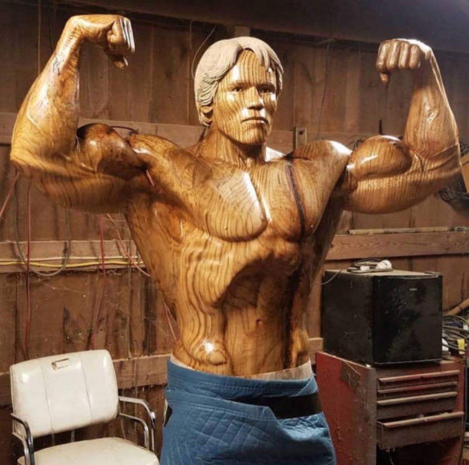 920x913, 140 Kb / Арнольд Шварценеггер, деревянный, стул, мышцы