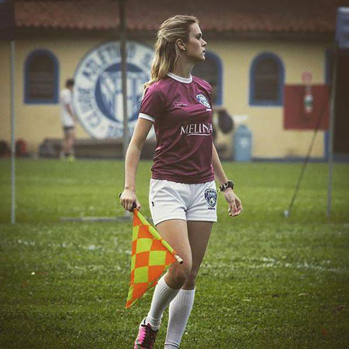 720x720, 96 Kb / футбол, арбитр, флаг, флажок, судья, шорты, melina, поле